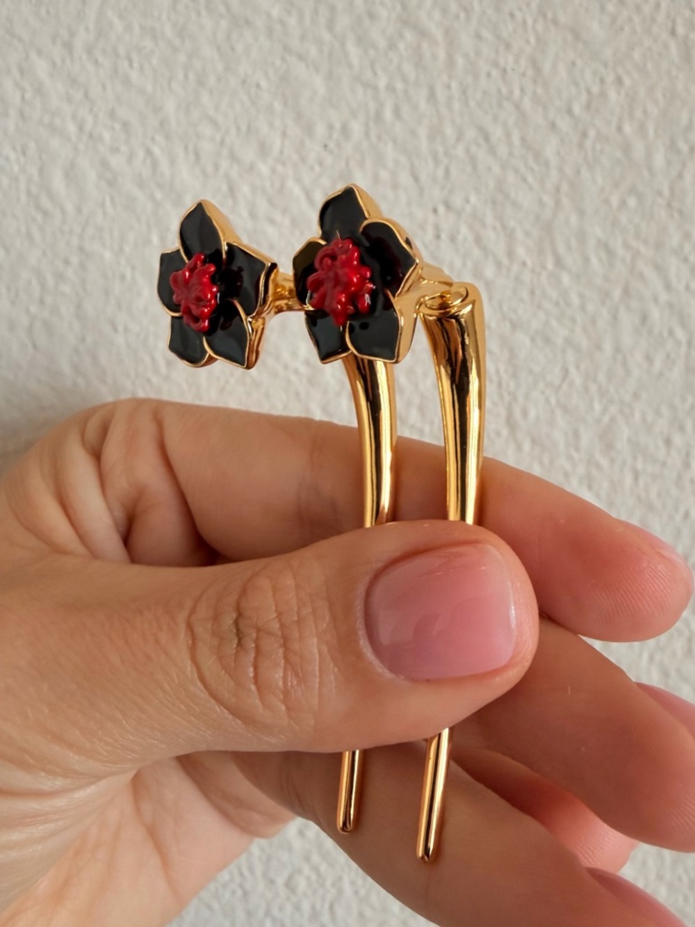 ✨Bottega Veneta Black Enamel 🌺 / Red coral Spike Drop Earrings✨